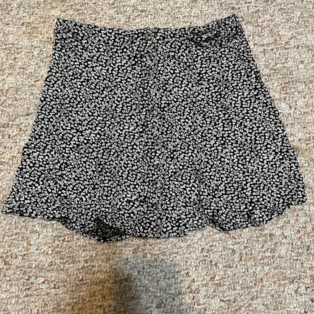 Skater mini skirt with floral design